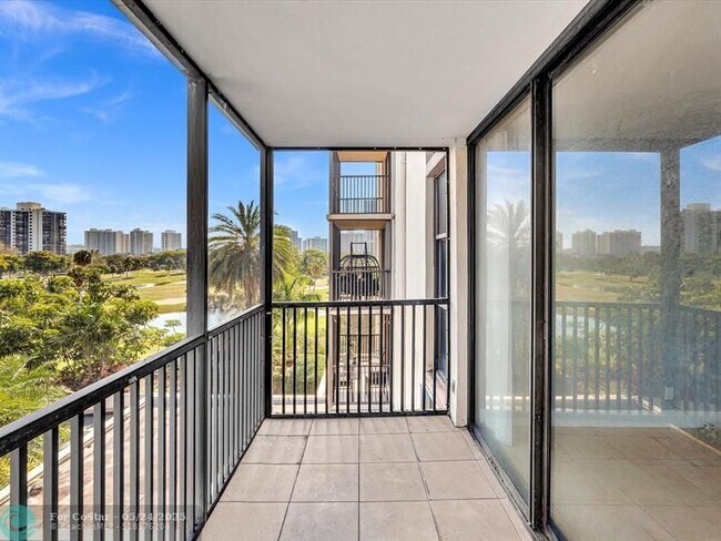 Building Photo - 20379 W Country Club Dr