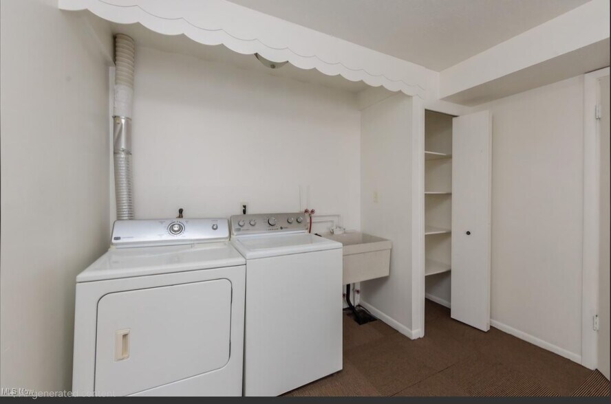 Building Photo - 6490 State Rd