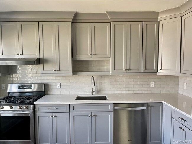 Building Photo - 227-229-229 S Ridge St