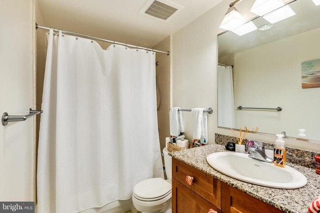 Building Photo - 777 7th St NW