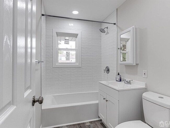 Building Photo - 19 Melville Rd