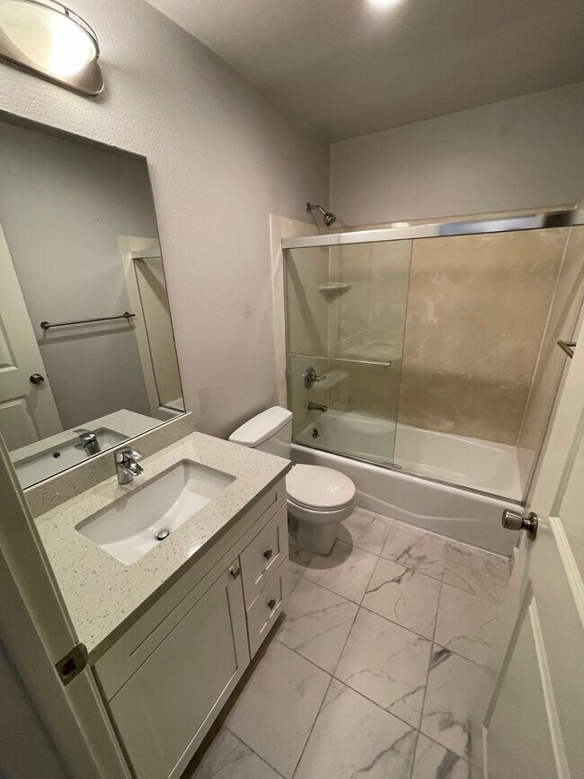 Building Photo - 1670 Kirkwood Ave