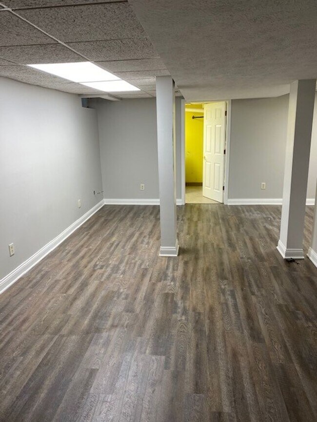 Building Photo - Incredible location! 4 BD/2 BA Home. Acros...