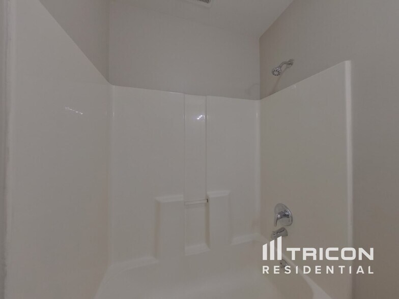 Building Photo - 6807 Ridge Haven Ln