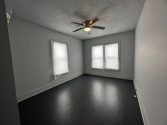 Building Photo - 27 State-S