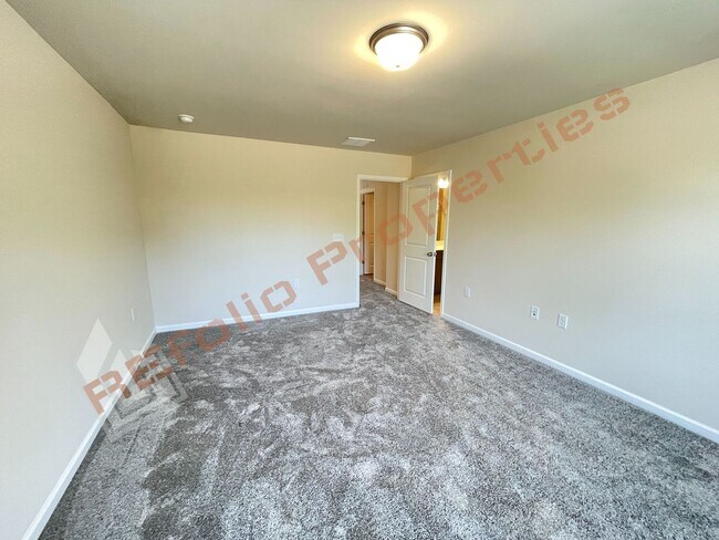 Building Photo - 2421 Hedge Maple Dr