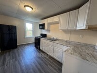 Building Photo - 666 N Prospect St