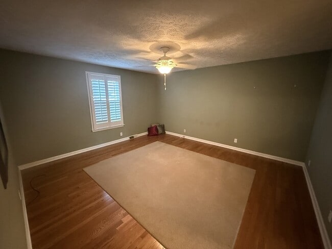 Building Photo - 412 Winwood Dr