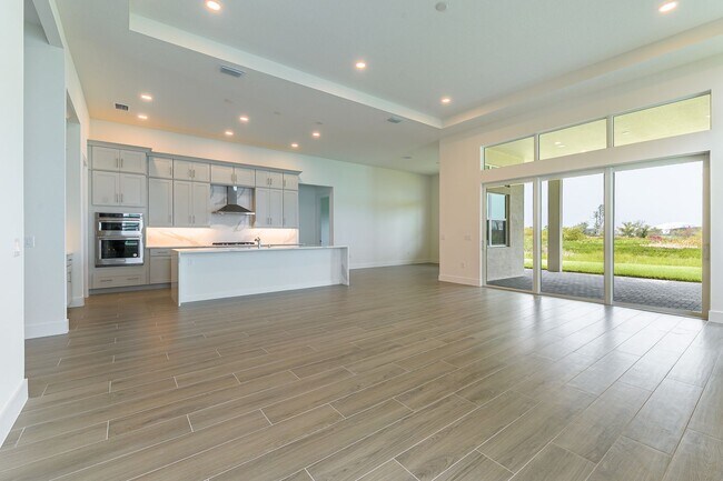Building Photo - Exquisite 3-Bed 3.5-Bath Home in Prestigio...