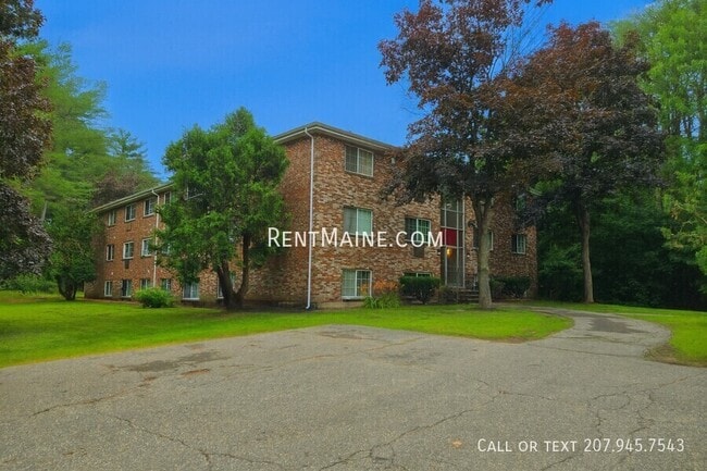 Building Photo - 10 Tall Pines Dr