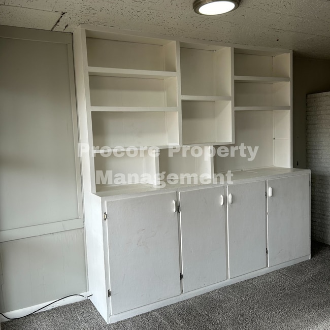 Building Photo - 303 Ivy St