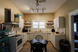 Building Photo - Preleasing for August 2026! 3 Bedroom, 1 bathroom, Pet-Friendly with In-Unit Washer & Dryer!