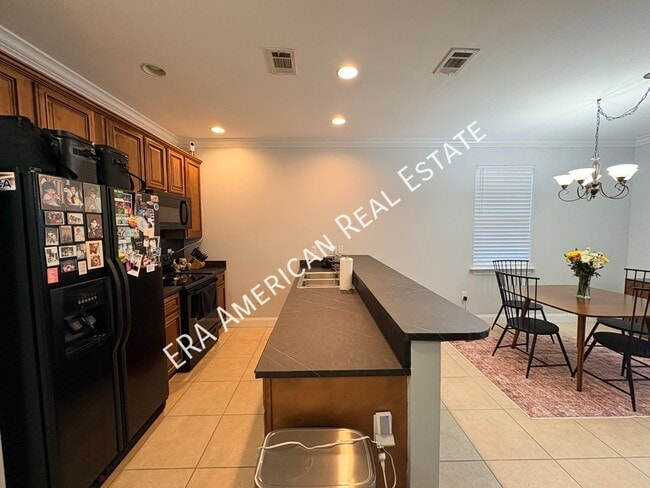 Building Photo - 485 Westgate Wy