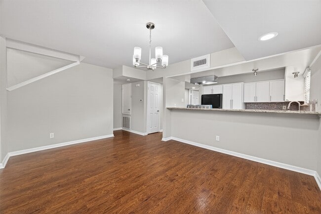 Building Photo - 1114 Augusta Dr