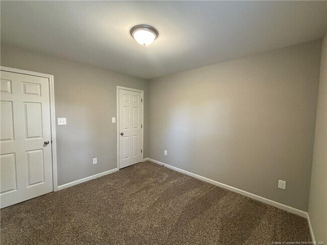 Building Photo - 2652 Middle Br Bnd