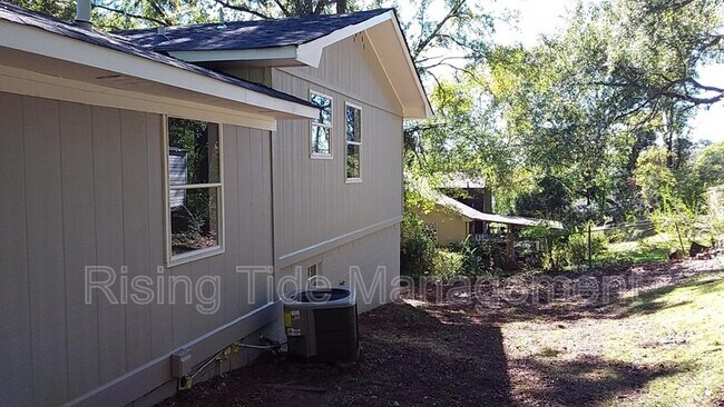 Building Photo - 1036 Arcadia Cir