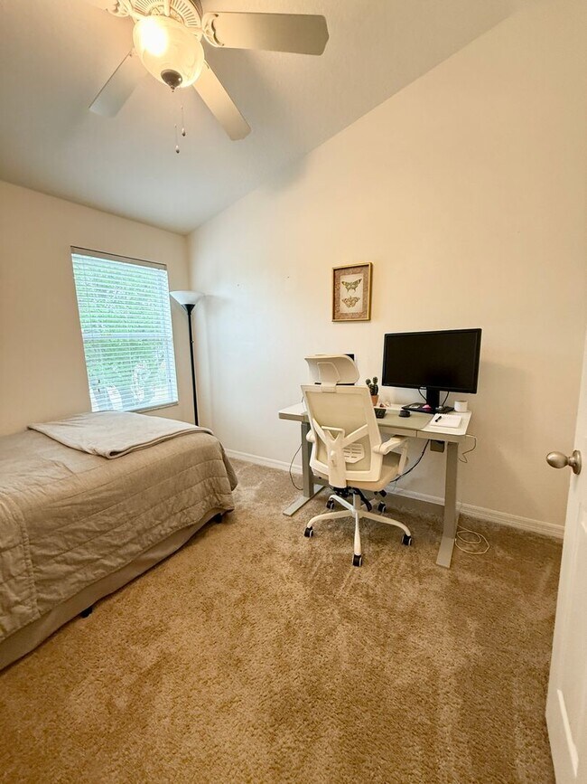 Building Photo - Sawgrass Village Townhomes 3/2.5/1 - Friendly Neighborhood lifestyle