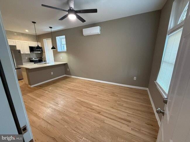 Building Photo - 5618 Cedar Ave