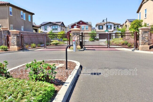 Building Photo - 4268 Emerald Gate Ln
