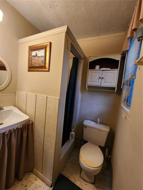 Building Photo - 1030 NE 9th St