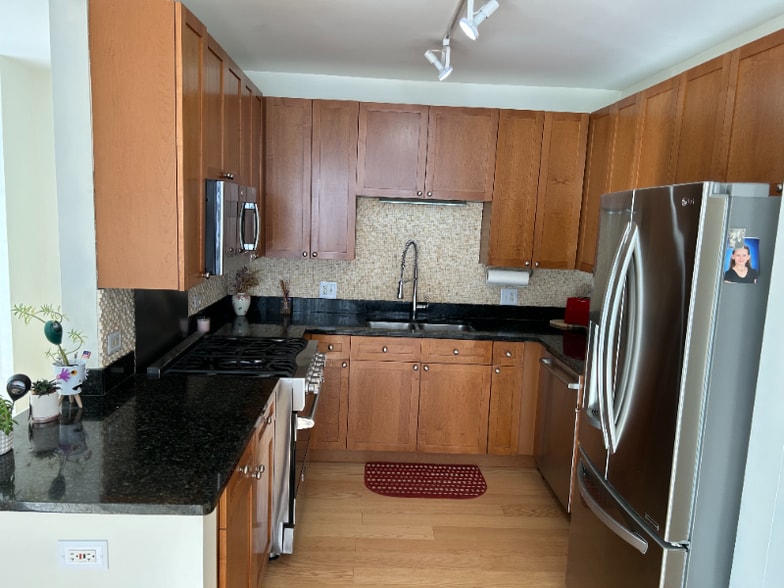 Building Photo - 200 W Grand Ave