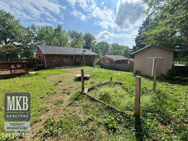 Building Photo - 4706 Casper Dr NE