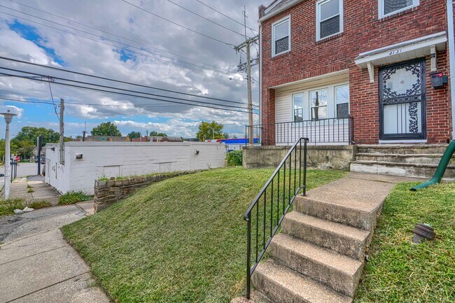 Building Photo - 4131 Mary Ave