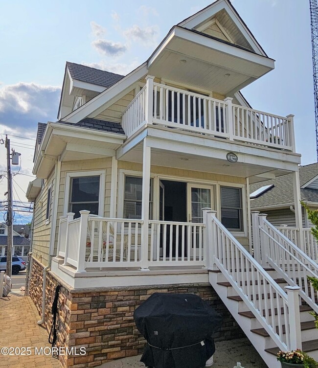 Primary Photo - 110 1st Ave