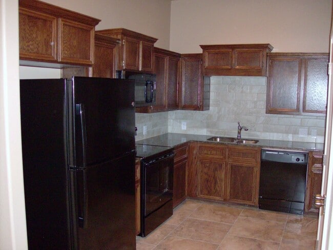 Building Photo - 5605 Settlers Ct