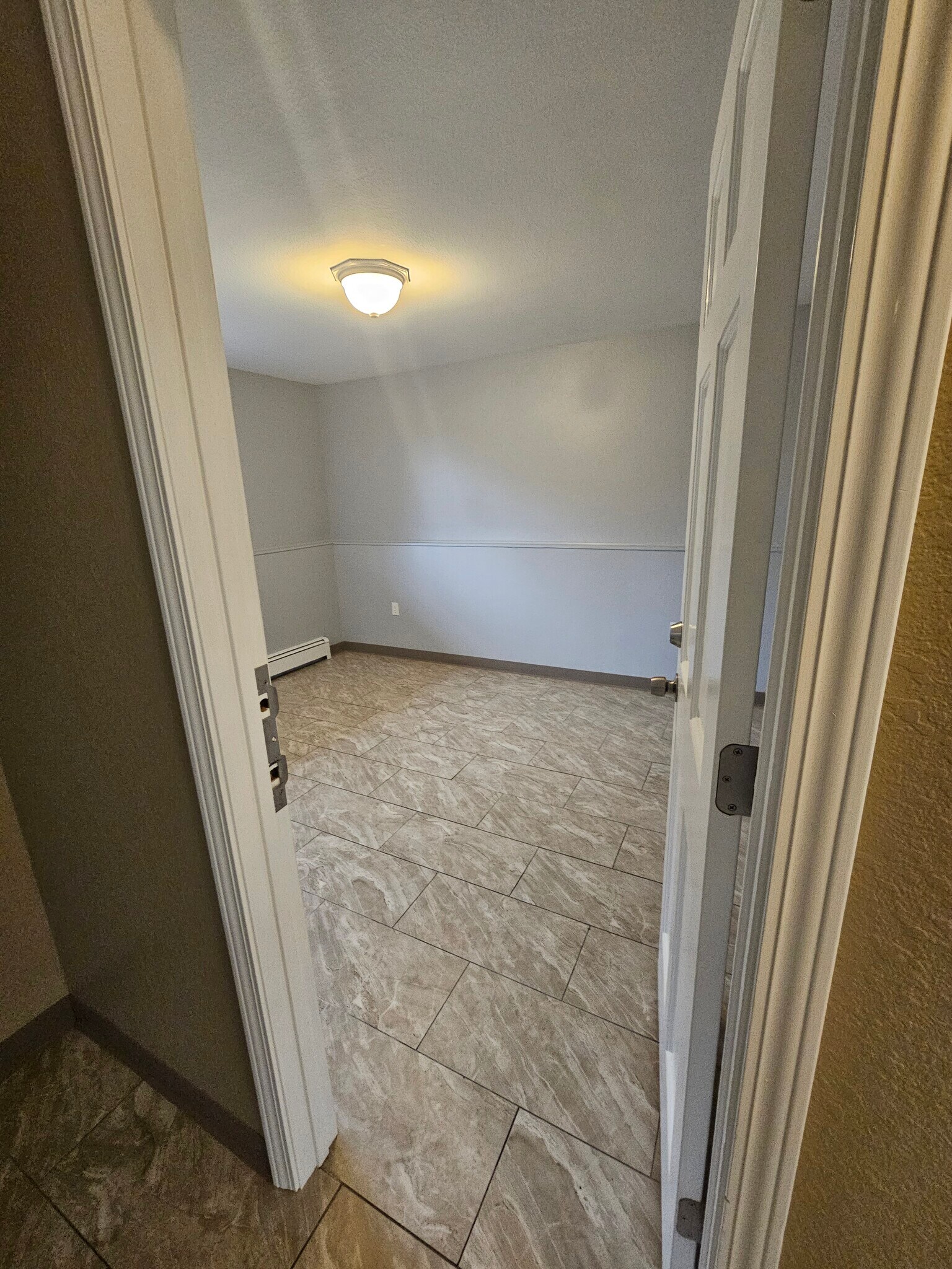 Building Photo - 4613 E 7th Ave