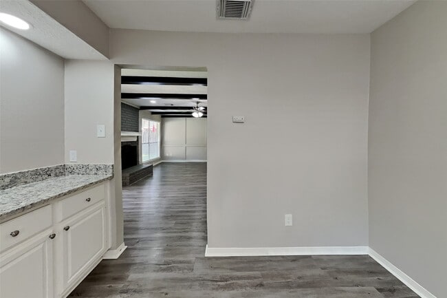Building Photo - 2507 Brookdale Dr