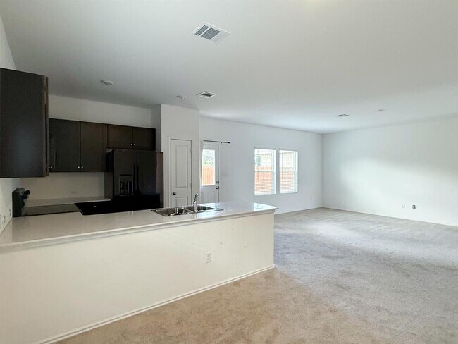 Building Photo - 112 Standing Rock Ln