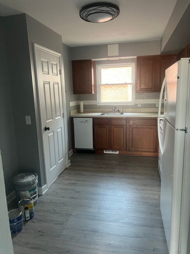 Building Photo - 7903 Ackley Rd