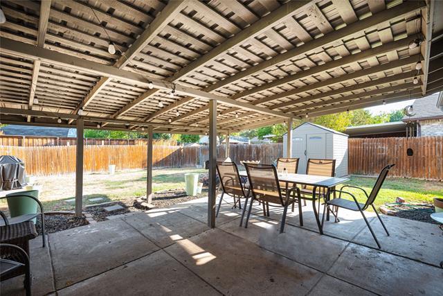 Building Photo - 2211 Yewpon Dr