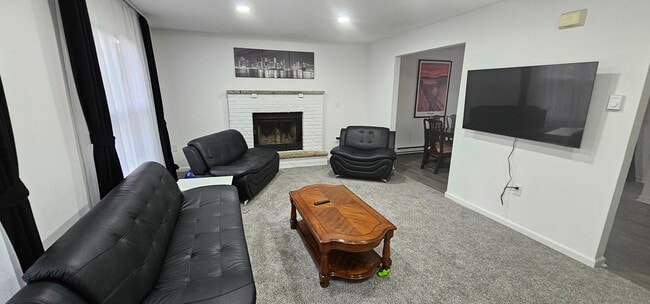 Primary Photo - 260 Birchwood Dr