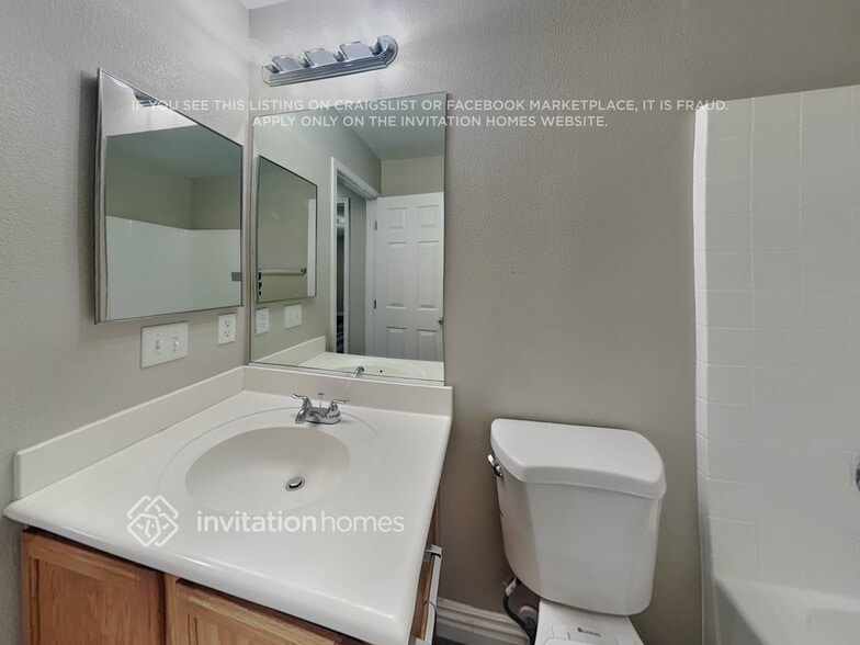 Building Photo - 10525 Silver Cholla Ct