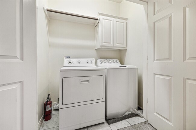 Building Photo - 2838 Briarhurst Park