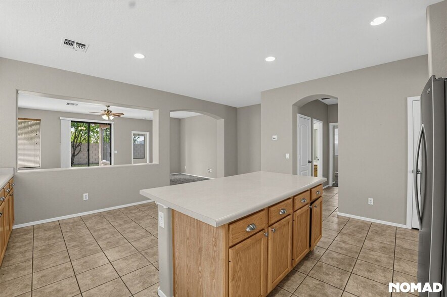 Building Photo - 3314 N 126th Dr