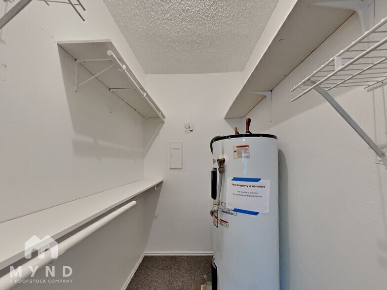 Building Photo - 9747 Whitehurst Dr