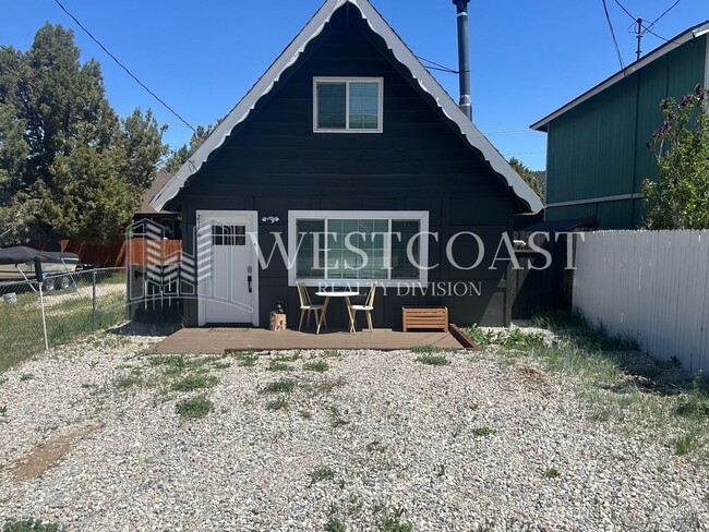 Building Photo - Charming Big Bear Retreat – Cozy 2-Bed Cab...