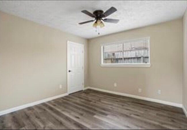 Building Photo - 13330 Cologne Dr