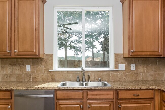 Building Photo - 30 Timber Ln