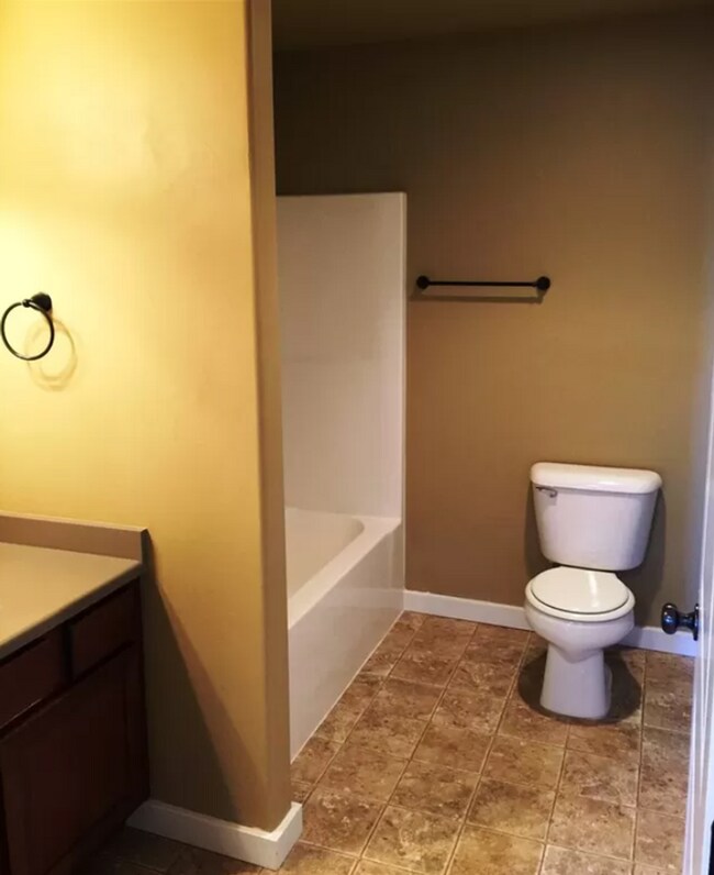 Building Photo - Condo for rent in Baxter Springs