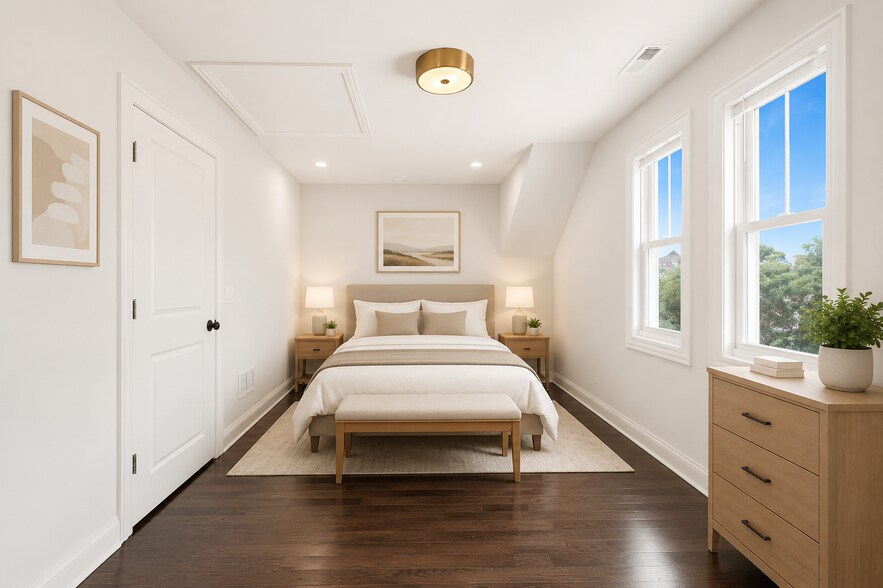 Building Photo - 3125 N California Ave