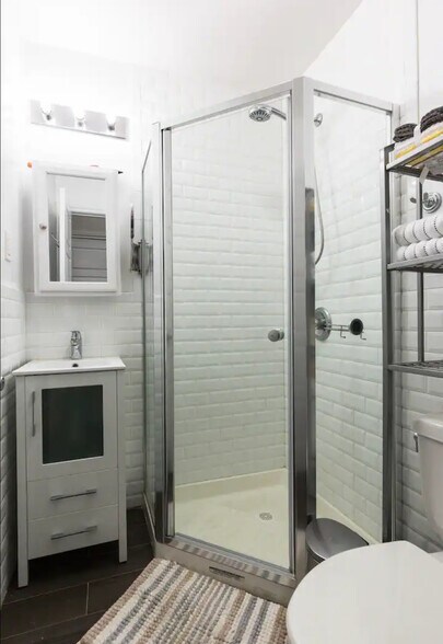 Bathroom with standing shower - 288 Hendrix St