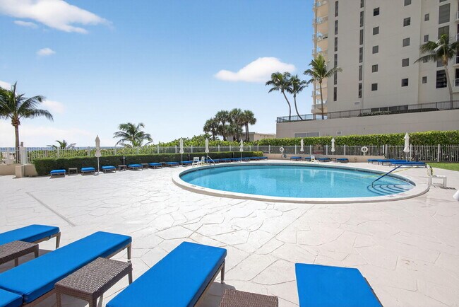 Building Photo - 2800 N Ocean Dr