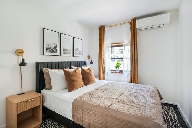 Building Photo - 317w E 14th St