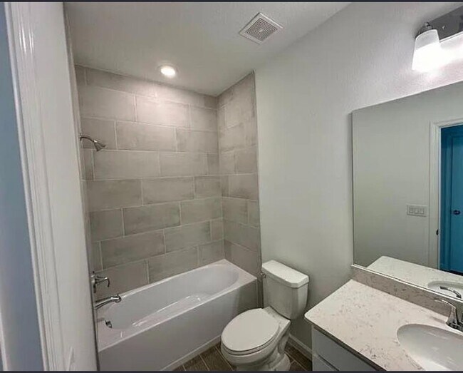 Building Photo - 4511 NW 14th Lp