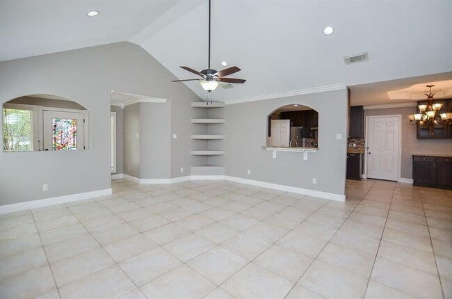 Building Photo - 18818 Driftwood Springs Dr