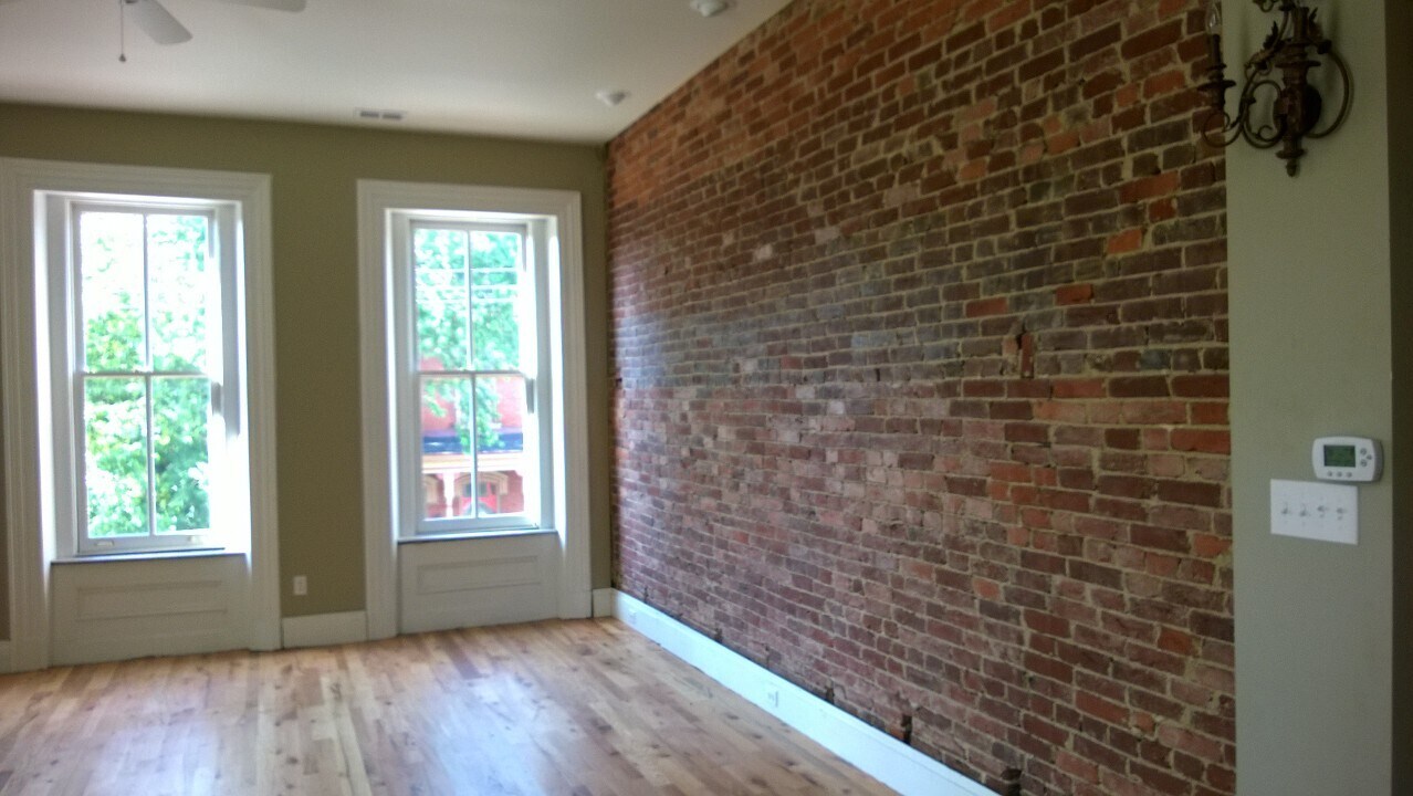 2nd Floor Living Room - 1339-2 W North Ave
